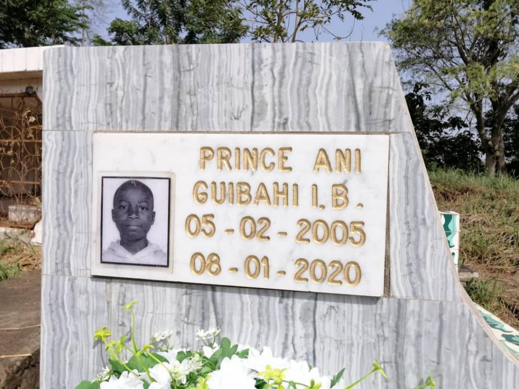 En Abiyán muchos jóvenes dan su último adiós a Laurent: 
